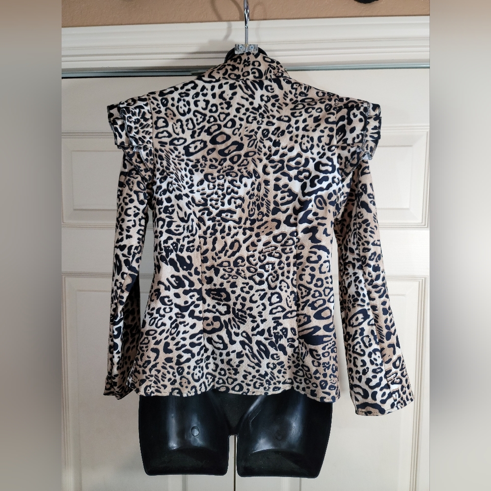 Leopard Print Zip-Up Jacket Top Ruffled Shoulders - Picture 4 of 6